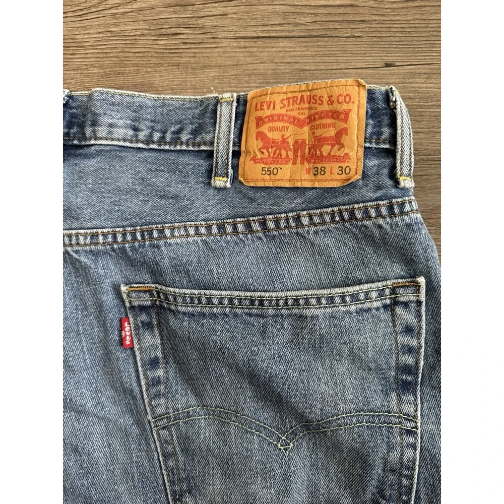 Levi's 550 Relaxed Fit Men's Jeans W38 L30 Light Wash Denim Pants Red Tab